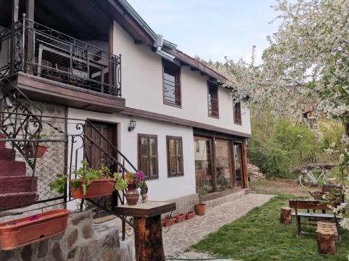 Vranyantsi Casa | Къща за гости Старата череша село Раждавица