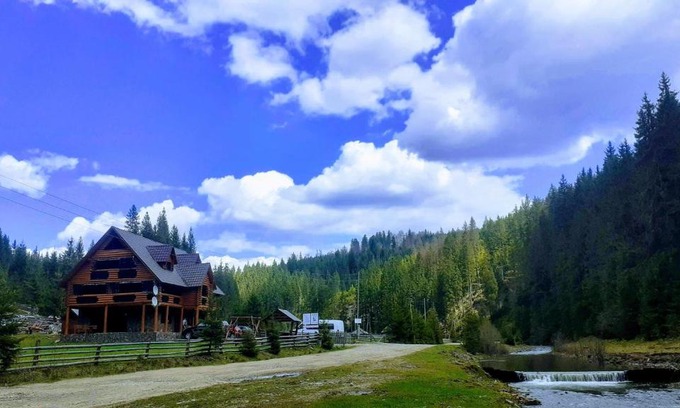 Myslivka Casa | Маєток горгани