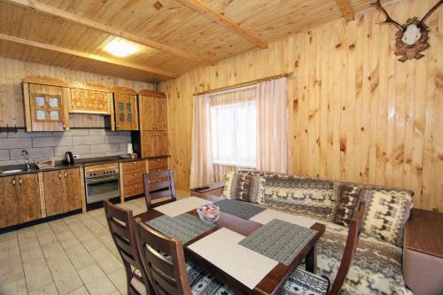 Yaremche Villa | На Дачній