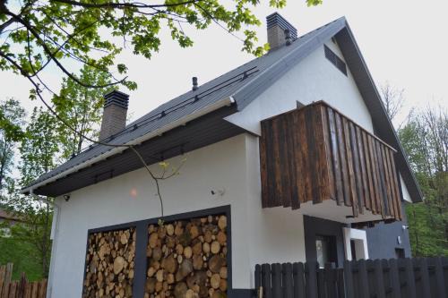 Izki Casa | Садиба Деревій