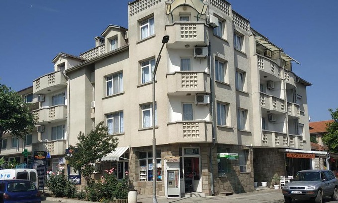 Lozenets Hotel | Семеен хотел Ирина