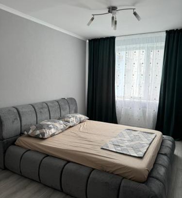 Cherkasy Apartamento | Стильна і сучасна квартира з двома спальнями біля Дніпра!
