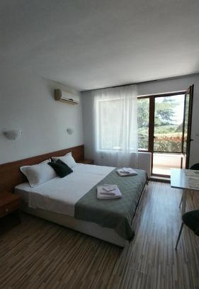 Saints Constantine and Helena Apartamento | Студио Аглая
