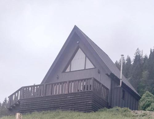Verkhovyna Casa | Тишина гір Над потоками