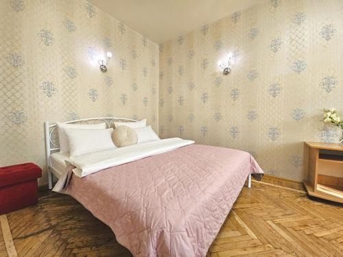 Svitlogirske Apartamento | У центрі 2 кімнатна квартира біля ЦУМу з власною закритою парковкою. Мережа Alex Apartments