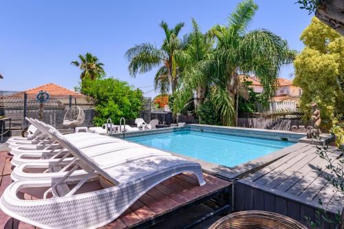 Yavne'el Cama Y Desayuno | בקתות ילוז של רשת לב הגולן - 6 צימרים מקסימים עם בריכה משותפת ליד הכנרת