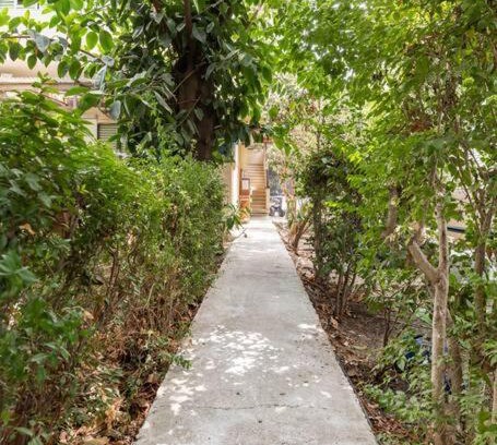 Kiryat Ata Apartamento | דירת אירוח - בצל הפיקוס