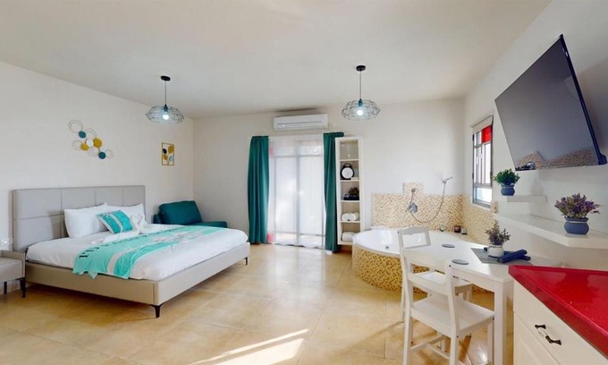 Had Nes Apartamento | סוויטות טיפאני של רשת לב הגולן - 3 סוויטות מדהימות עם בריכה פרטית