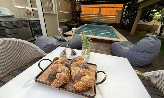 Hadera Cabina | צימר מתחם בילוי