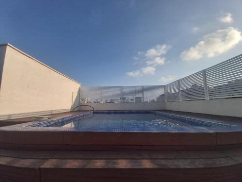 Bene Beraq Villa | שמיים כחולים