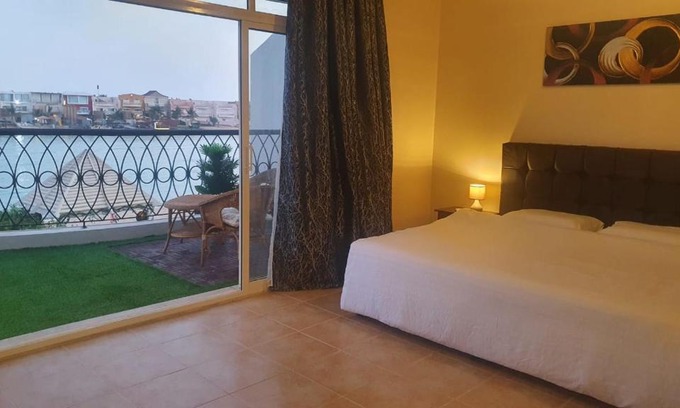 Dhahban Chalet De Esquí | شاليه فور نايتس