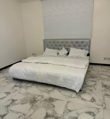 Unaizah Casa | شقة خاصة بغرفتي نوم ومطبخ وصالة ومجلس
