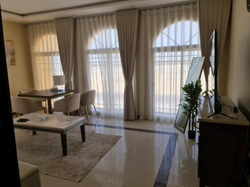Al Khobar Apartamento | شقة عرفتين ومجلس اطلاله على بحر العزيزيهTwo-room apartment overlooking the Al-Aziziyah Sea يتوفر كذلك 3 غرف بزياده 150 ريال