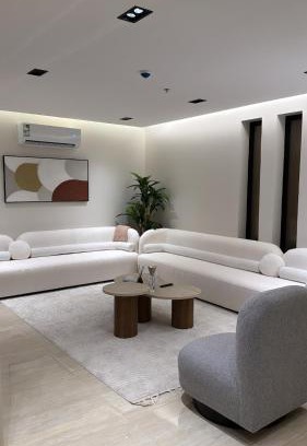 Al Khobar Apartamento | شقة فاخرة بثلاث غرف نوم وصالة