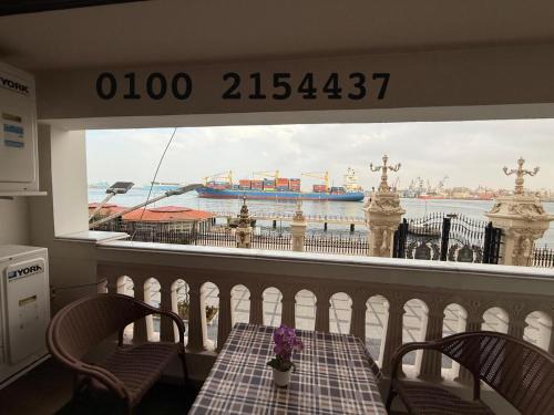 Port Said Apartamento | شقه مطله علي قناة السويس والبحر فيو رائع 102 بورسعيد