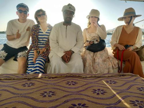 Nile River Luxor Alquiler De Eote | فلوكة نيلية
