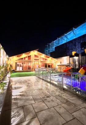 Al Kura Chalet De Esquí | كوخ ريفي