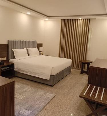 Tabuk Hotel | مجمع مهنا