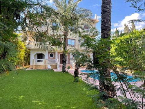 Al-'Amriyah Villa | ڤيلا خاصة مع حمام سباحه خاص