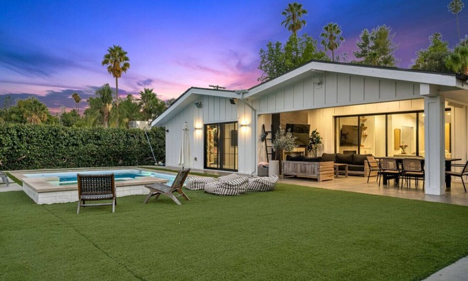 Woodland Hills Casa | ৎ୭ Coulson Street Retreat ৎ୭ W/Pool, BBQ&MORE