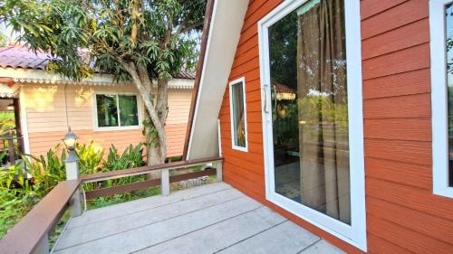 Damnoen Saduak Casa | ดำเนินโฮมสเตย์ Damnoen Homestay
