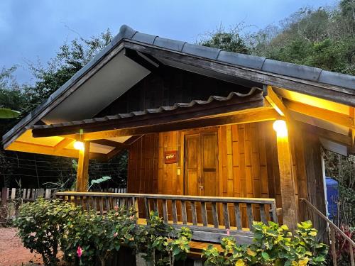 Nong Nam Daeng Complejo | บ้านระการีสอร์ต (Banraka Resort)