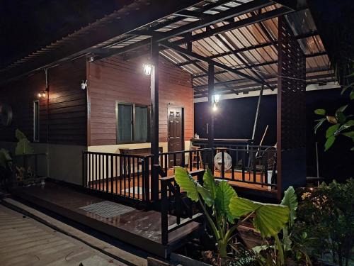 Ban Na San Casa | บ้านริมชล บ้านสวนสราญชล