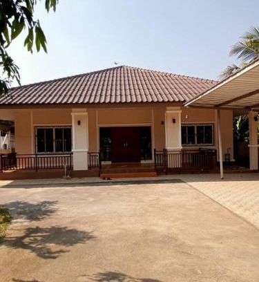 Tha Sut Casa | บ้านสวนสบายใจโฮมสเตย์ ใกล้มหาวิทยาลัยแม่ฟ้าหลวง 3ห้องนอน ห่างถนน 2 กิโล