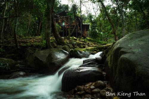Chiang Dao District Cama Y Desayuno | บ้านเคียงธาร โฮมสเตย์ แม่แมะ Cascade Lodge