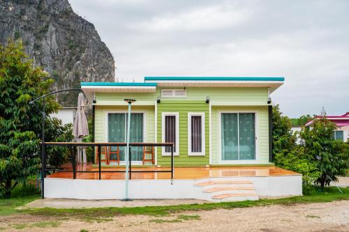 Lan Sak Casa | บ้านในสวน รีสอร์ท หุบป่าตาด