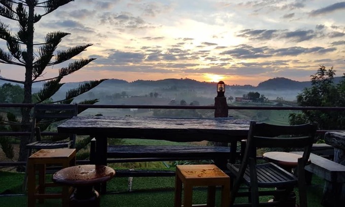 Khao Kho Casa | บ้านไม้สายหมอกเขาค้อ โฮมสเตย์ Bann Mai Sai Mhog Khao Kho Homestay