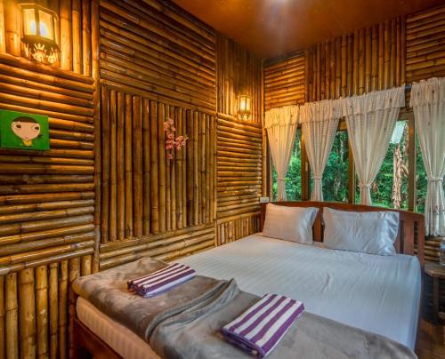 Mae On Hotel | บ้านไม้ไผ่เทียมตาแม่กำปอง Baanmaipai Tiamta Maekampong
