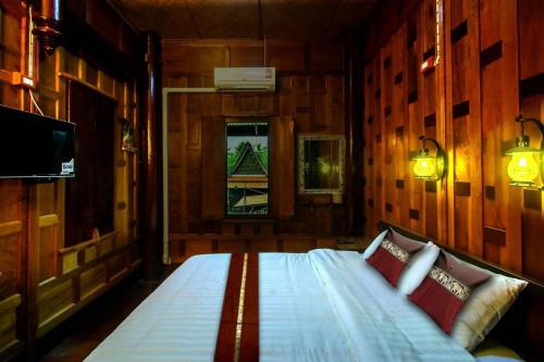 Amphawa Casa | บ้าน กัญณภัทร โฮมสเตย์