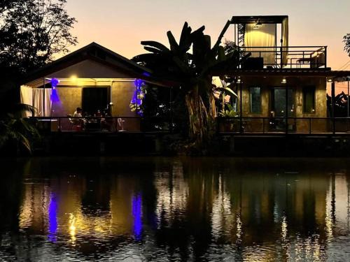 Wang Luek Chalet De Esquí | ฟาร์มสเตย์สุโขทัยบ้านไร่เบสแคมป์