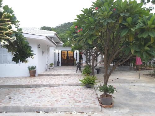 Kanchanaburi Casa | โรสชาเลต์ Rose Chalet
