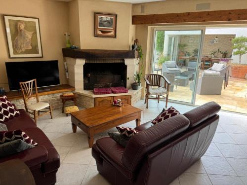 La Couarde-sur-Mer Casa | ღ Ostaria - Maison Spacieuse, Piscine & Garage
