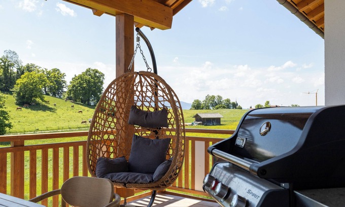 Riegsee Apartamento | ღLIBORIA I Idyllic neoclassical vacation home