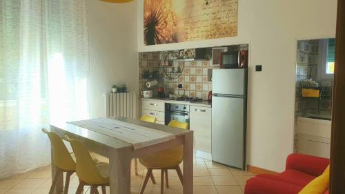 Imola Apartamento | ᑢᗩSᗩ ᘻᗩᖴᗩᒪᗪᗩ zona stazione - centro con parcheggio interno