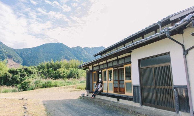 Saijo Casa | 一棟貸し古民家宿「縁側のとき」Engawanotoki Villa