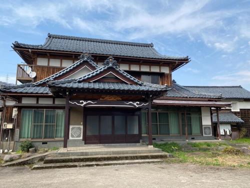 Katsuyama Casa | 勝山貸切民泊三つ子の魂 福井県立恐竜博物館まで車で10分 発坂駅から徒歩5分