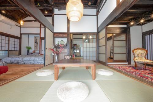 Isumi Casa | 古民家ワーケーション ふふ庵｜駅徒歩5分｜ゆる旅｜屋根在りBBQ施設｜テレワーク