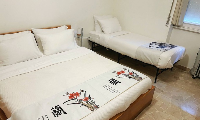Zona Zara Cama Y Desayuno | 地铁站1分钟@晚上入住@12小时独立房间@行李可提前寄存@入住简单@LGBT