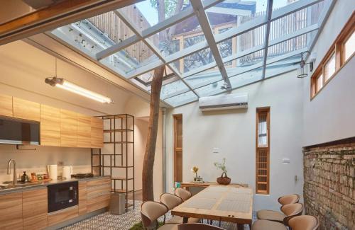 West Central District Casa | 天井 樹 villa 包棟民宿 Atreeium villa