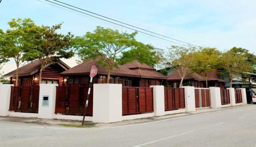 Taman Utama Satu Casa | 巴厘岛风格住宿 Muar Balinese Resort