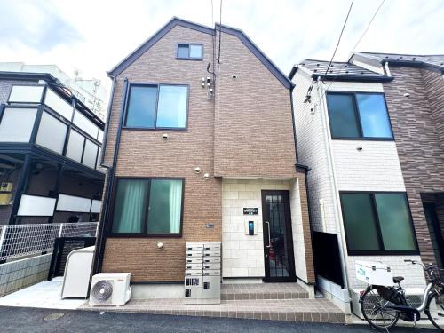 Takadanobaba Apartamento | 新宿池袋へ電車で10分の好立地-高田馬場駅前-温もりある木目調デザイン