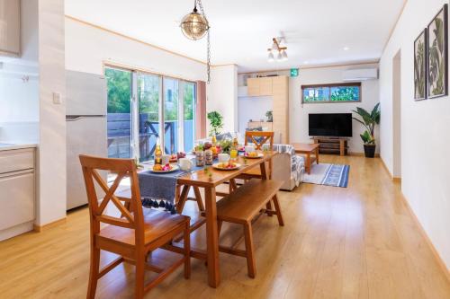 Nakama Casa | 新規オープンセール ビーチ徒歩7分 恩納村長期滞在 観光におすすめ A Blue house
