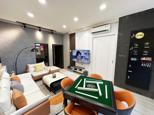 Hengchun Casa | 日沐澄旅 l 家人聚會 l 烤肉 l 戲水池 l 電動麻將 l KTV l 影音TV
