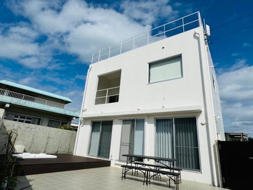 Miyakojima Villa | 海の見える宿ドルフィン
