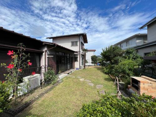 Ninomiya Casa | 湘南ソラル〜二宮の高台・アートな庭付き日本家屋121㎡／高速WiFi／芝生ドッグラン・ピザ窯BBQ有