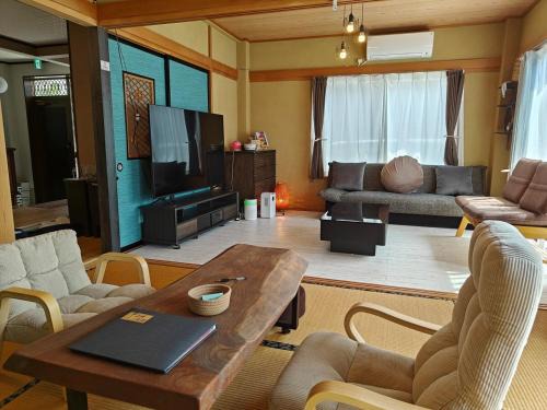 Hedamura Casa | 美しい夕日を眺めテラスでバーベキュー 徒歩で海と温泉へ 温泉券プレゼント 最大12名